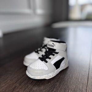 Puma Kids Sneakers - White and Black